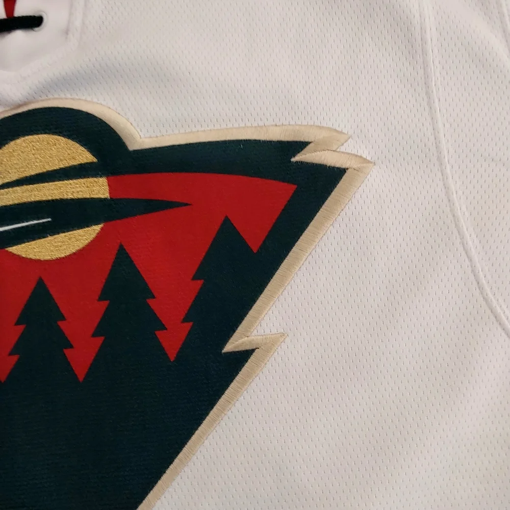 Fantastic SUTER Minnesota 20 Ryan  Jersey, - Picture 6 of 14